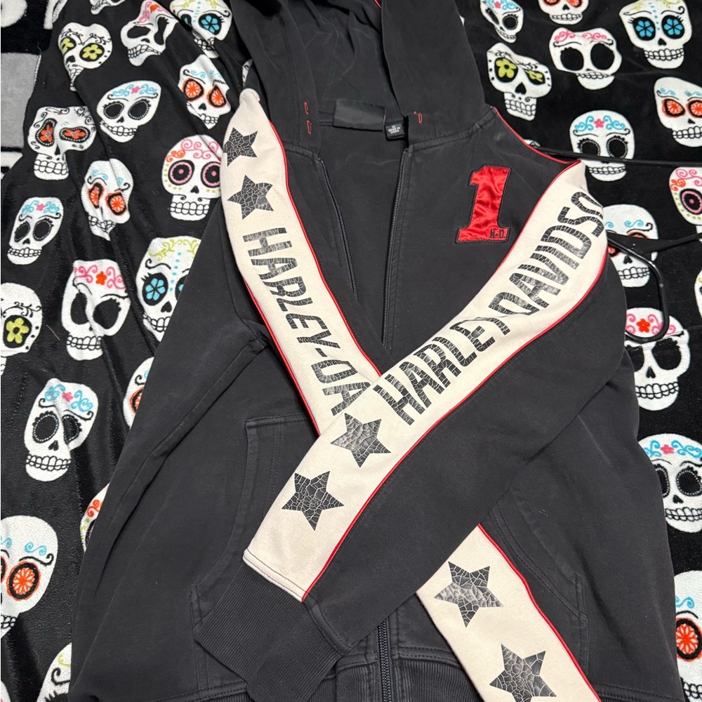 Harley-Davidson Black Hoodie with Cream and Red Accents